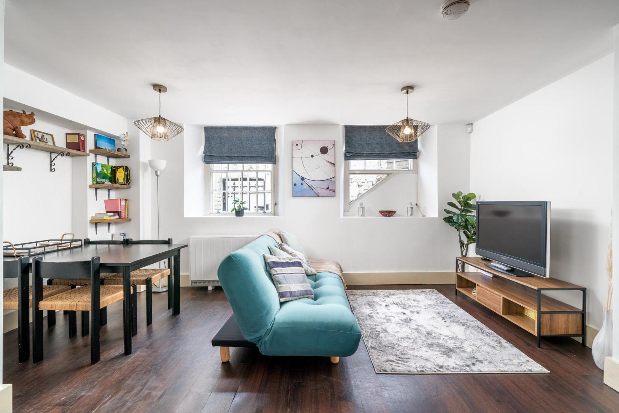 Riverside 1 Bed Basement Flat Near Hampton Court Palace East Molesey Exterior foto